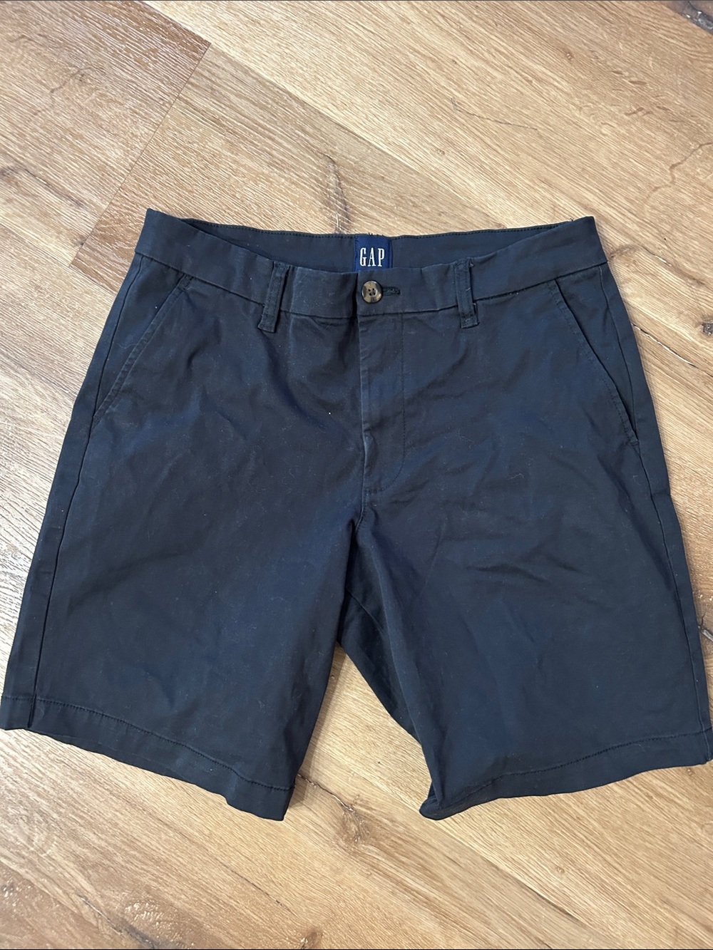 GAP Men’s Black Flat-Front Chino Shorts